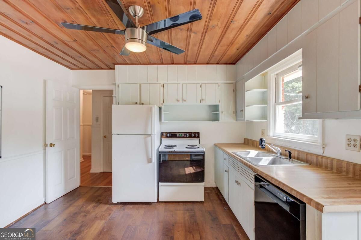 4594 Chamblee Tucker Road Property Photo 14