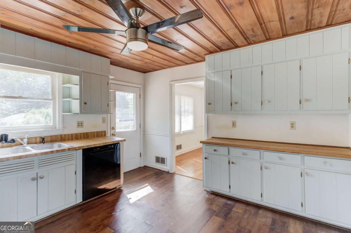 4594 Chamblee Tucker Road Property Photo 16