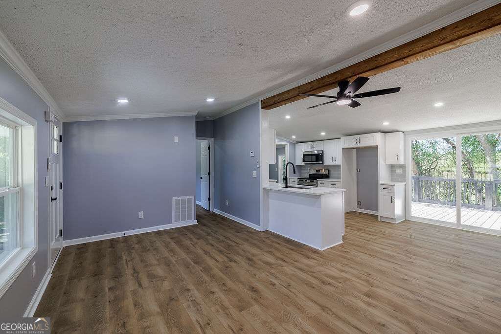 1691 Plantation Road Property Photo 5