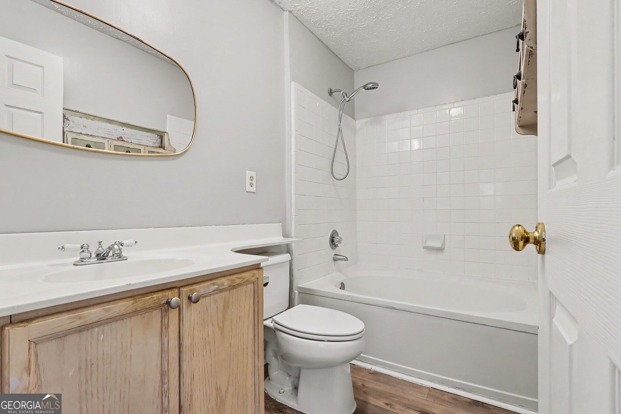 121 Bentley Place Property Photo 4