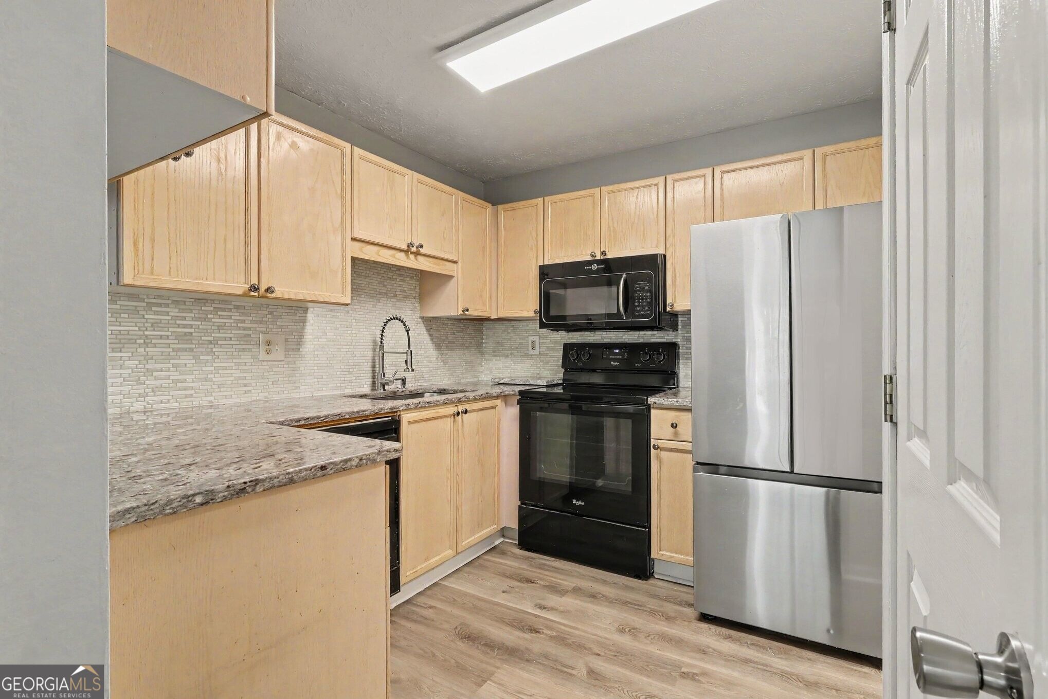 121 Bentley Place Property Photo 17