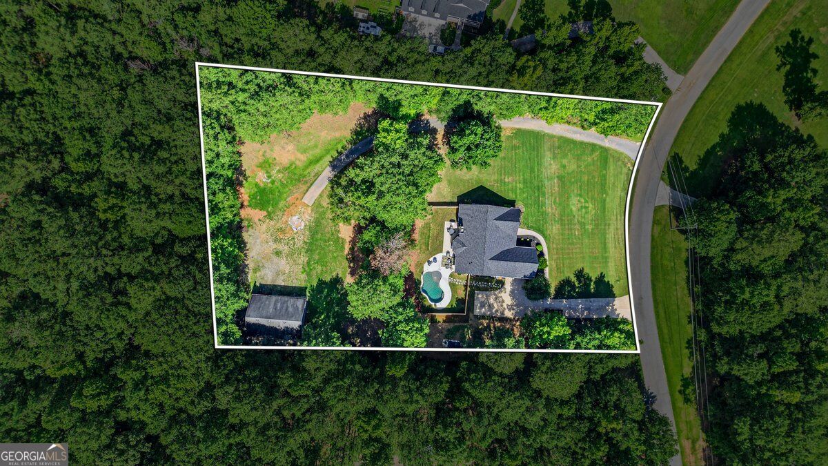 2305 Hawthorne Trace Property Photo 25