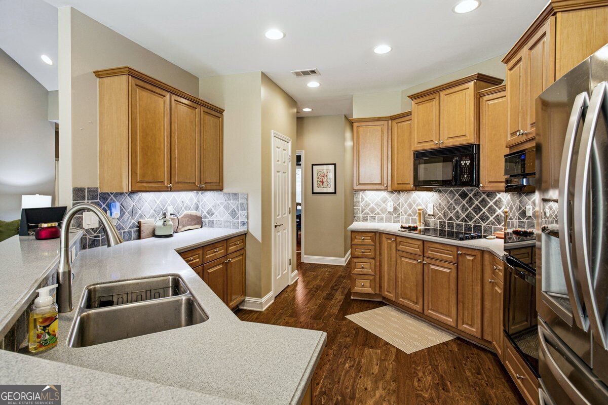 2305 Hawthorne Trace Property Photo 39