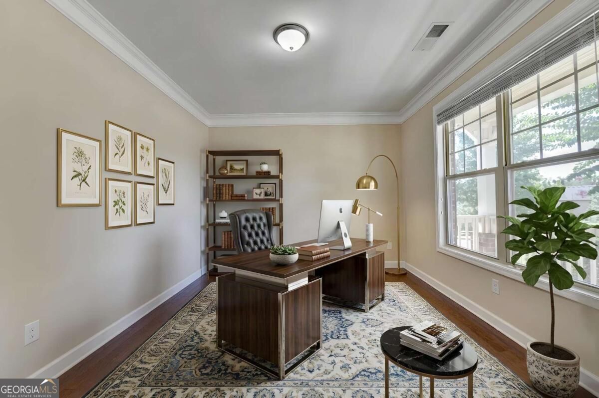 1705 Blackstone Avenue Property Photo 9