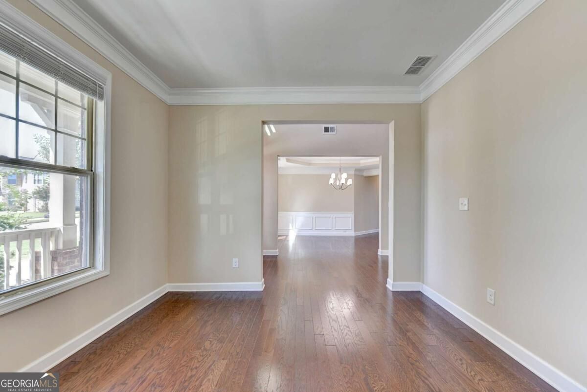 1705 Blackstone Avenue Property Photo 11