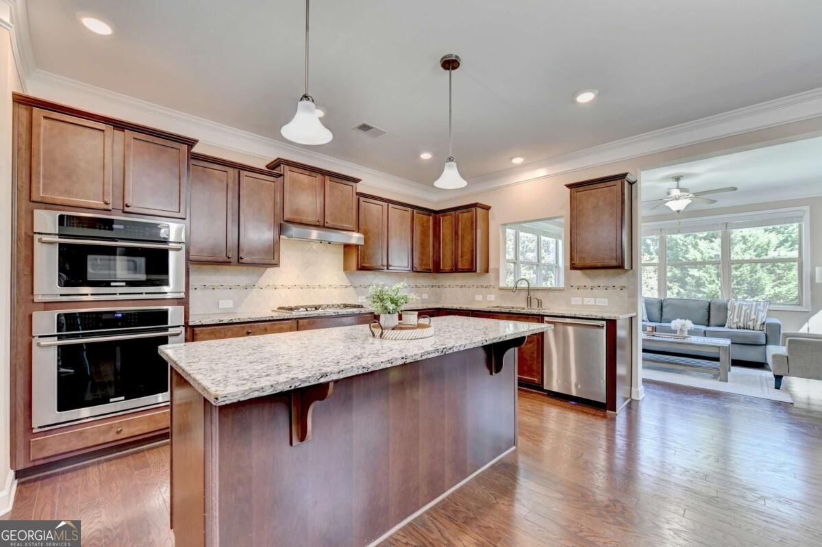1705 Blackstone Avenue Property Photo 18