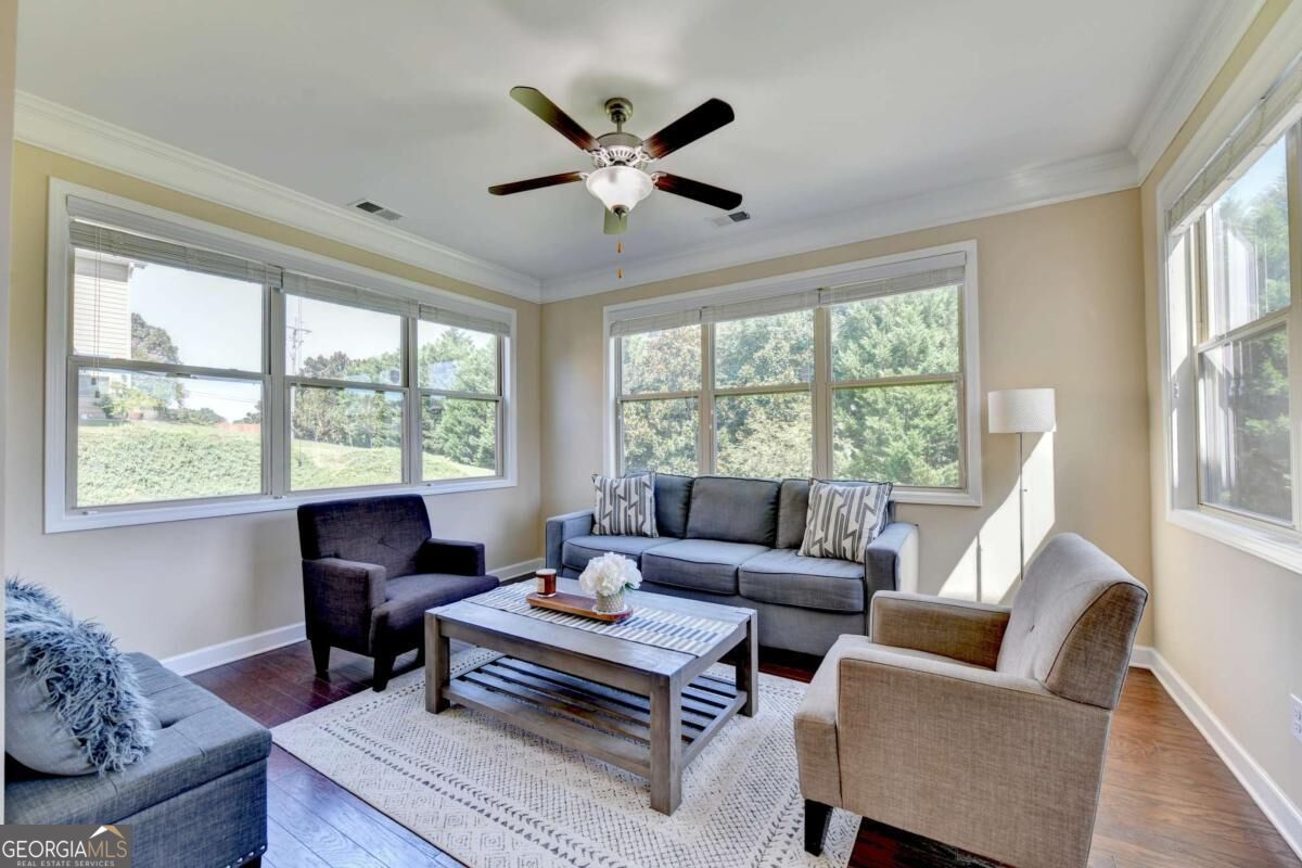 1705 Blackstone Avenue Property Photo 24