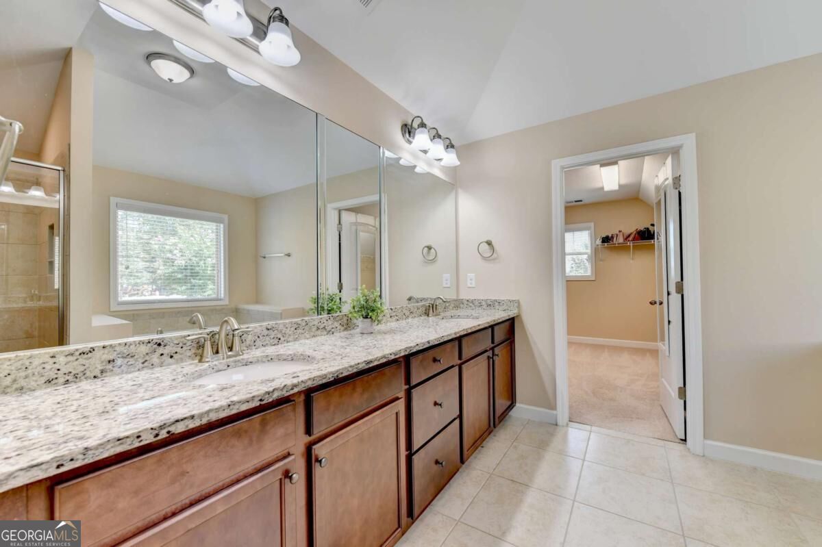 1705 Blackstone Avenue Property Photo 35