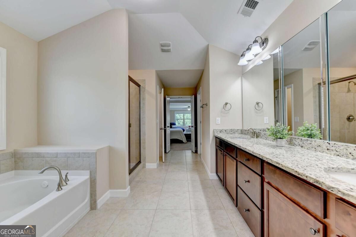 1705 Blackstone Avenue Property Photo 38