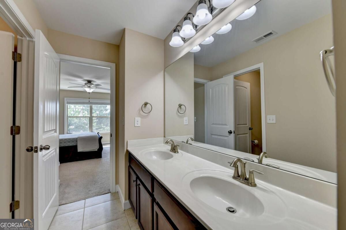 1705 Blackstone Avenue Property Photo 47