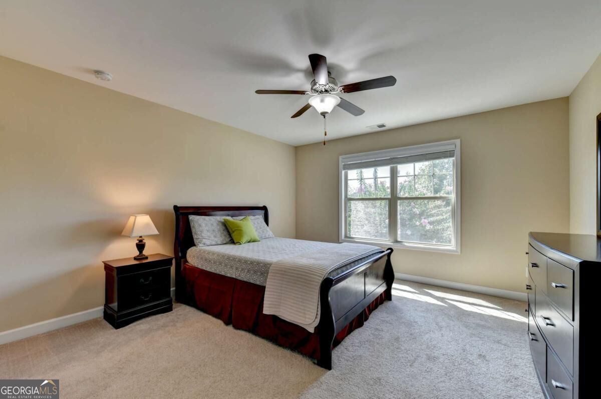 1705 Blackstone Avenue Property Photo 48
