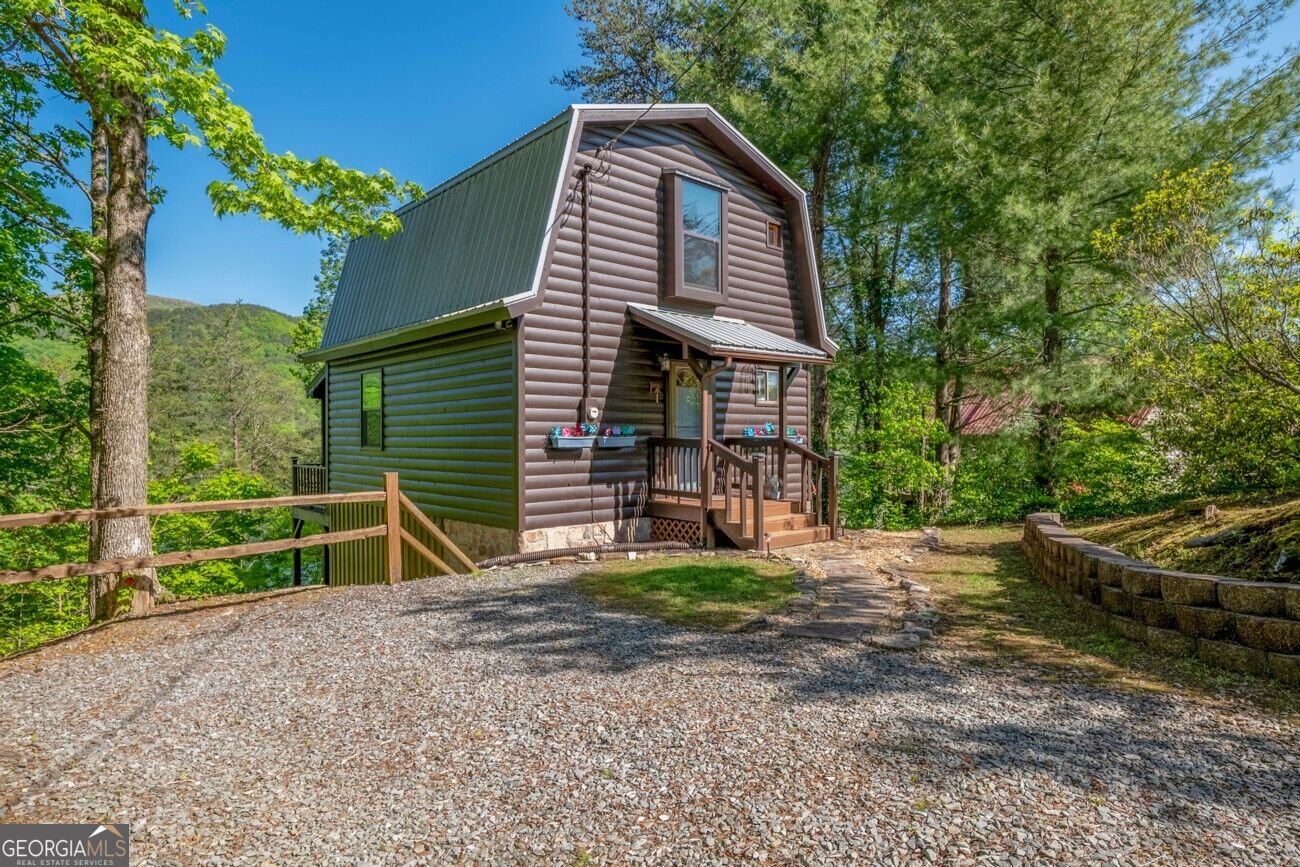 115 Lakeview Drive Property Photo 2