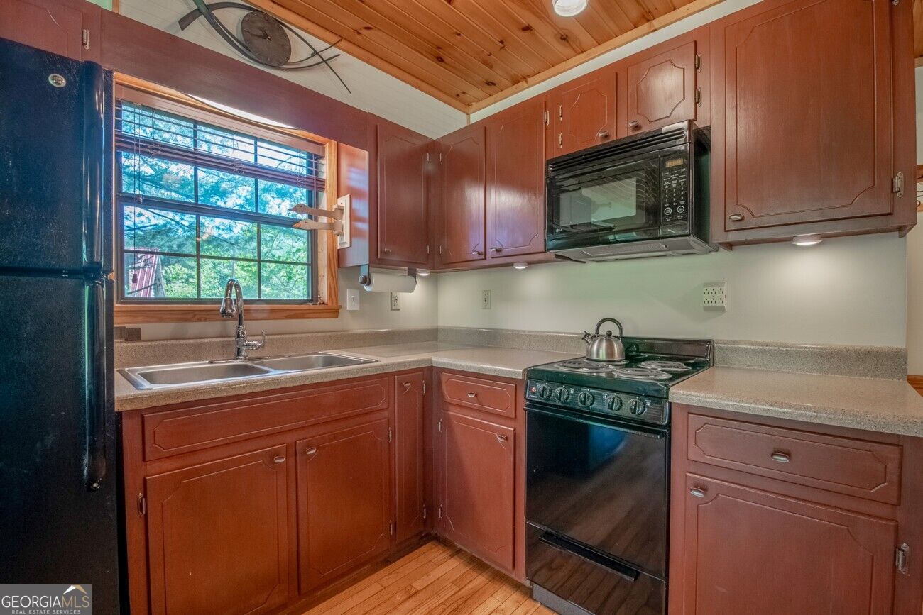 115 Lakeview Drive Property Photo 11
