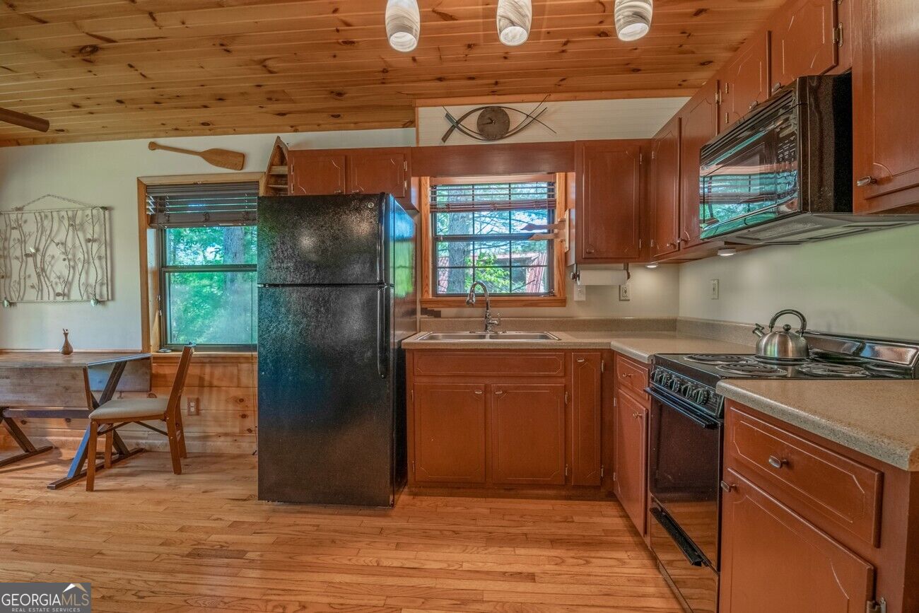 115 Lakeview Drive Property Photo 12