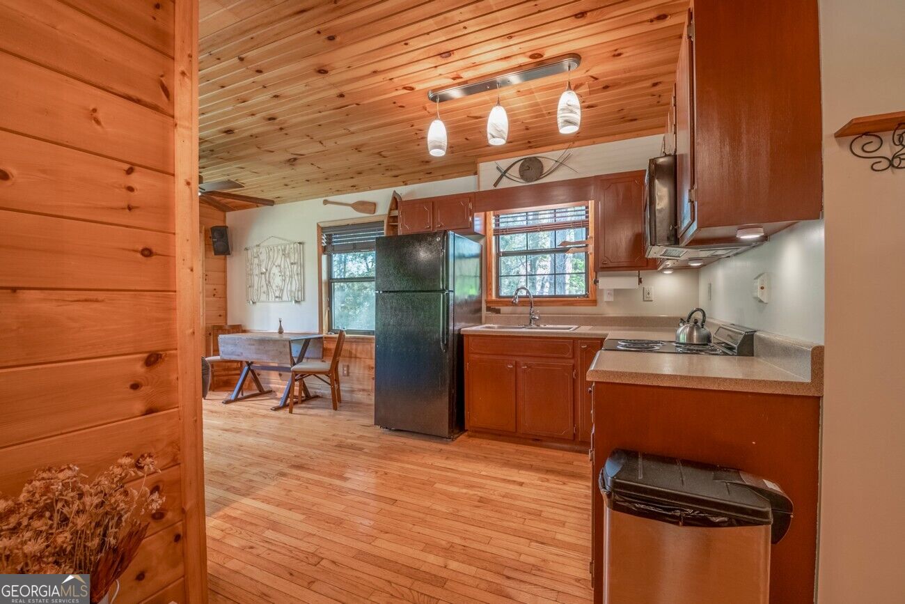 115 Lakeview Drive Property Photo 13