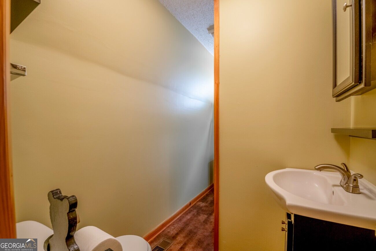 115 Lakeview Drive Property Photo 20