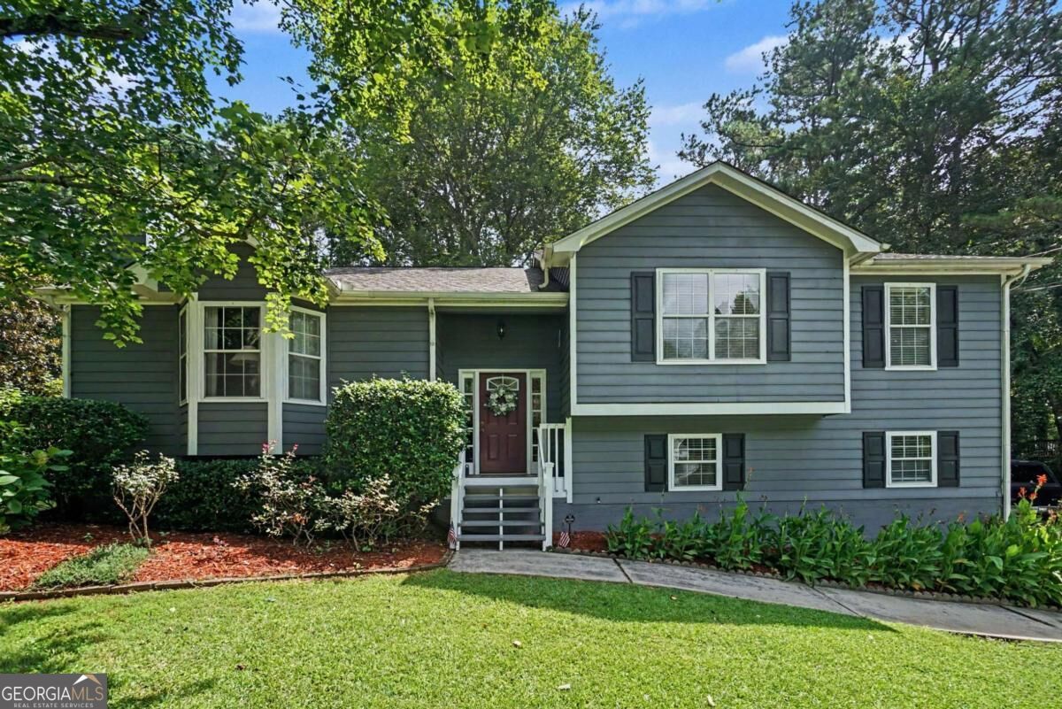 202 Johnstons Drive Property Photo 1