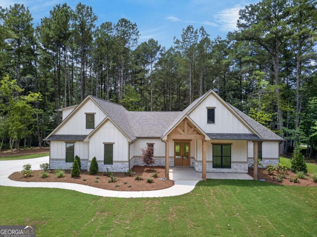 7704 Georgia Highway 100 Property Photo 1