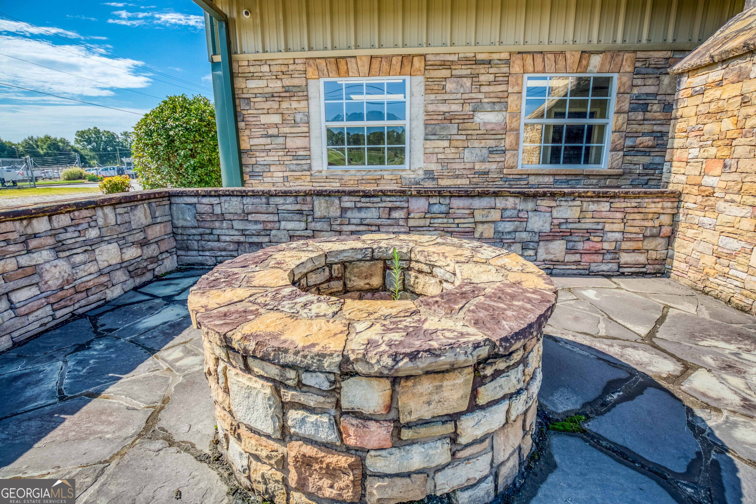 1585 Access Road Property Photo 23