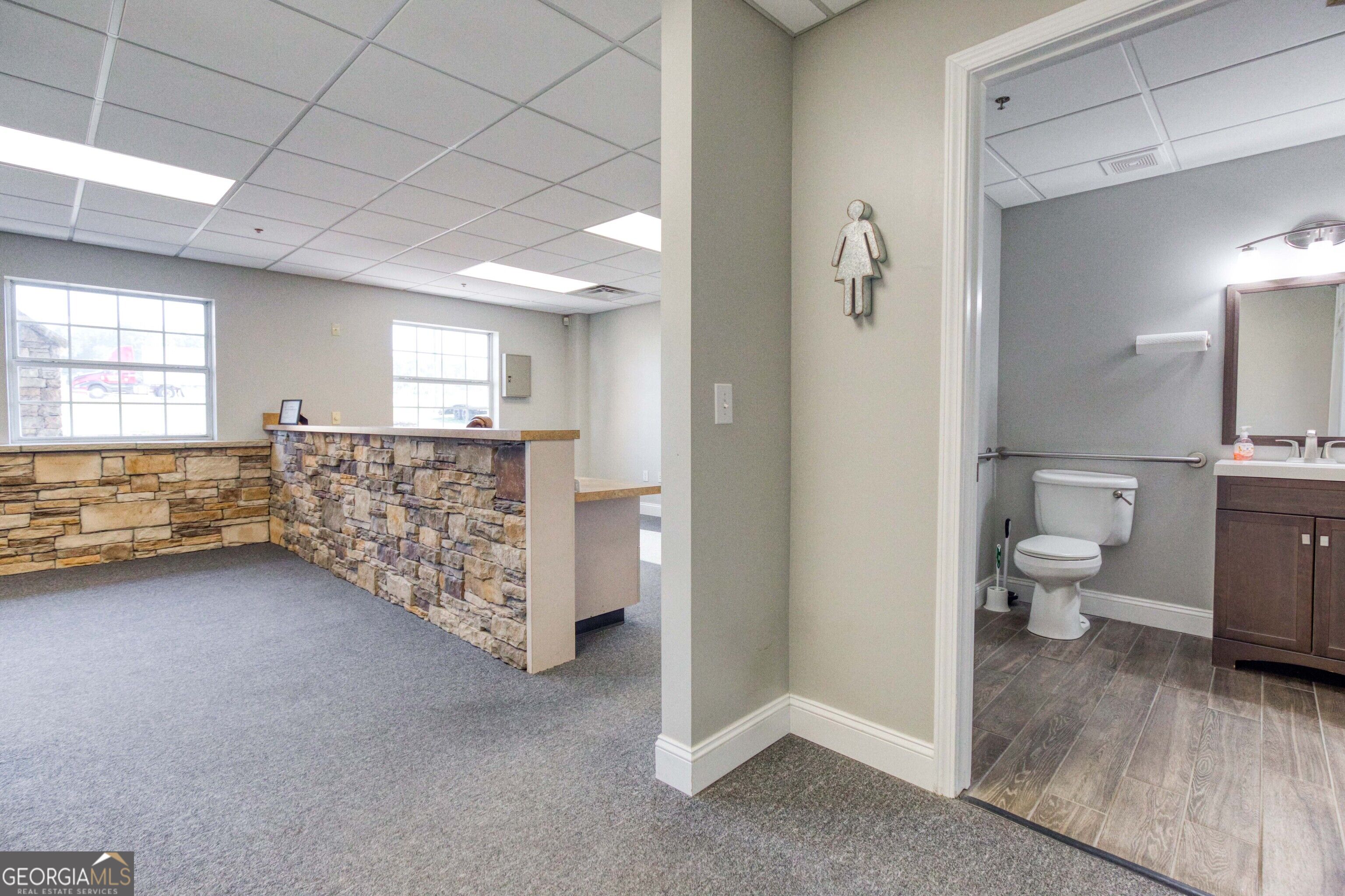 1585 Access Road Property Photo 31