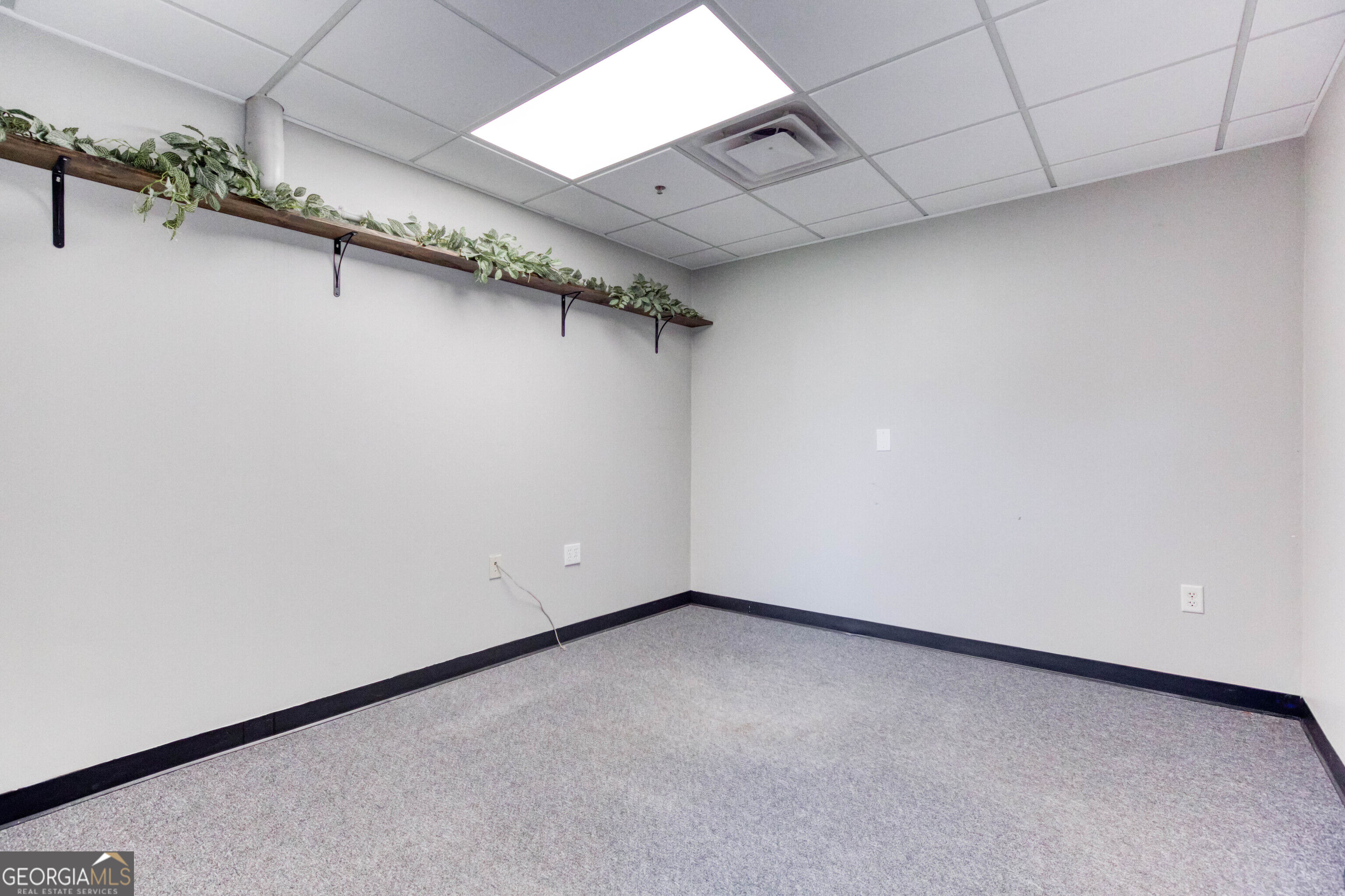 1585 Access Road Property Photo 40