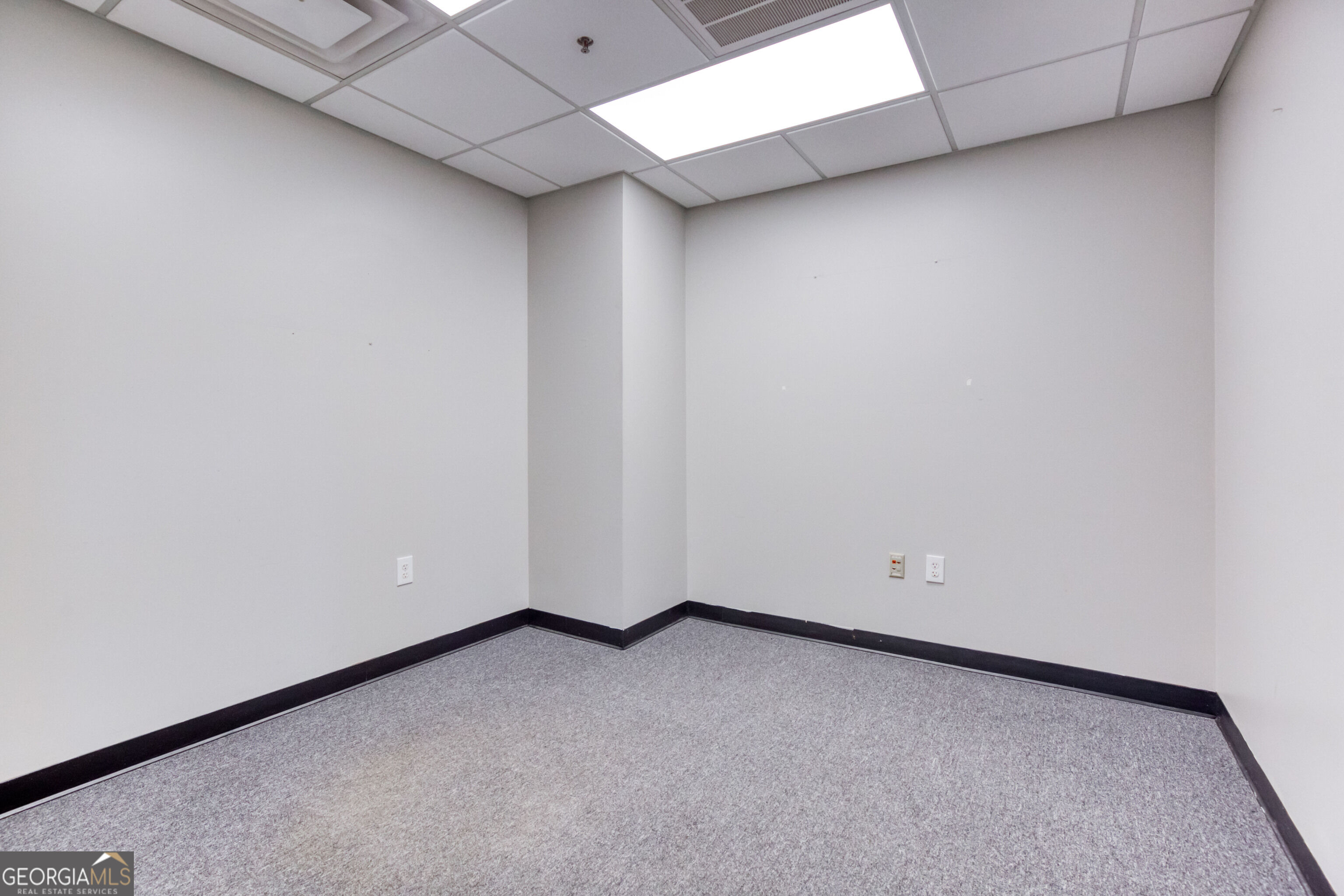 1585 Access Road Property Photo 44