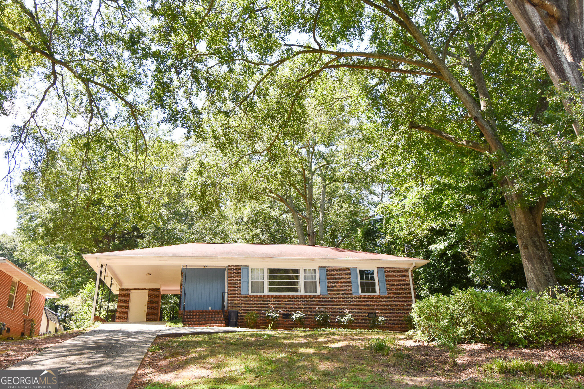 1541 Oakhill Drive Property Photo 1