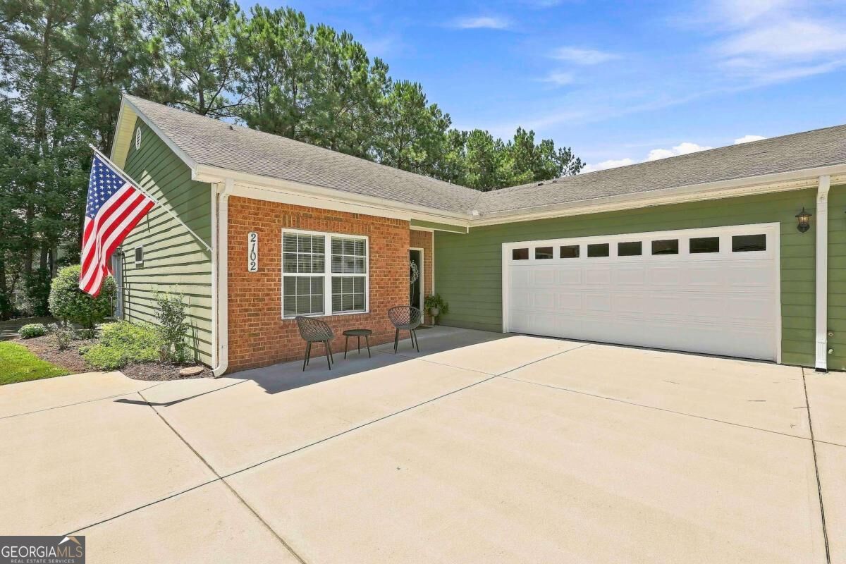 2102 Commonwealth Circle Property Photo 2