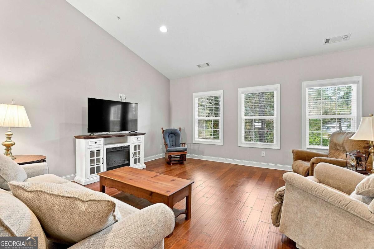 2102 Commonwealth Circle Property Photo 13