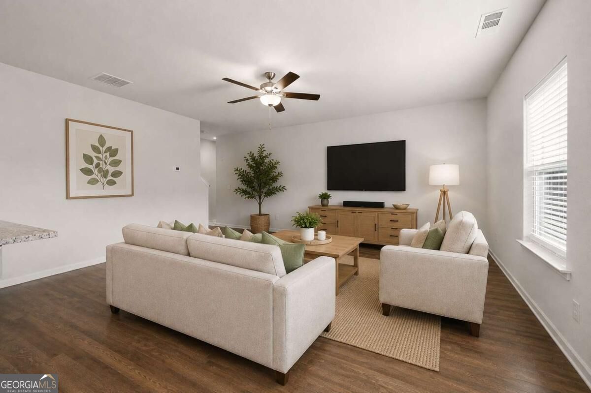 575 Meadows Farm Drive Property Photo 7