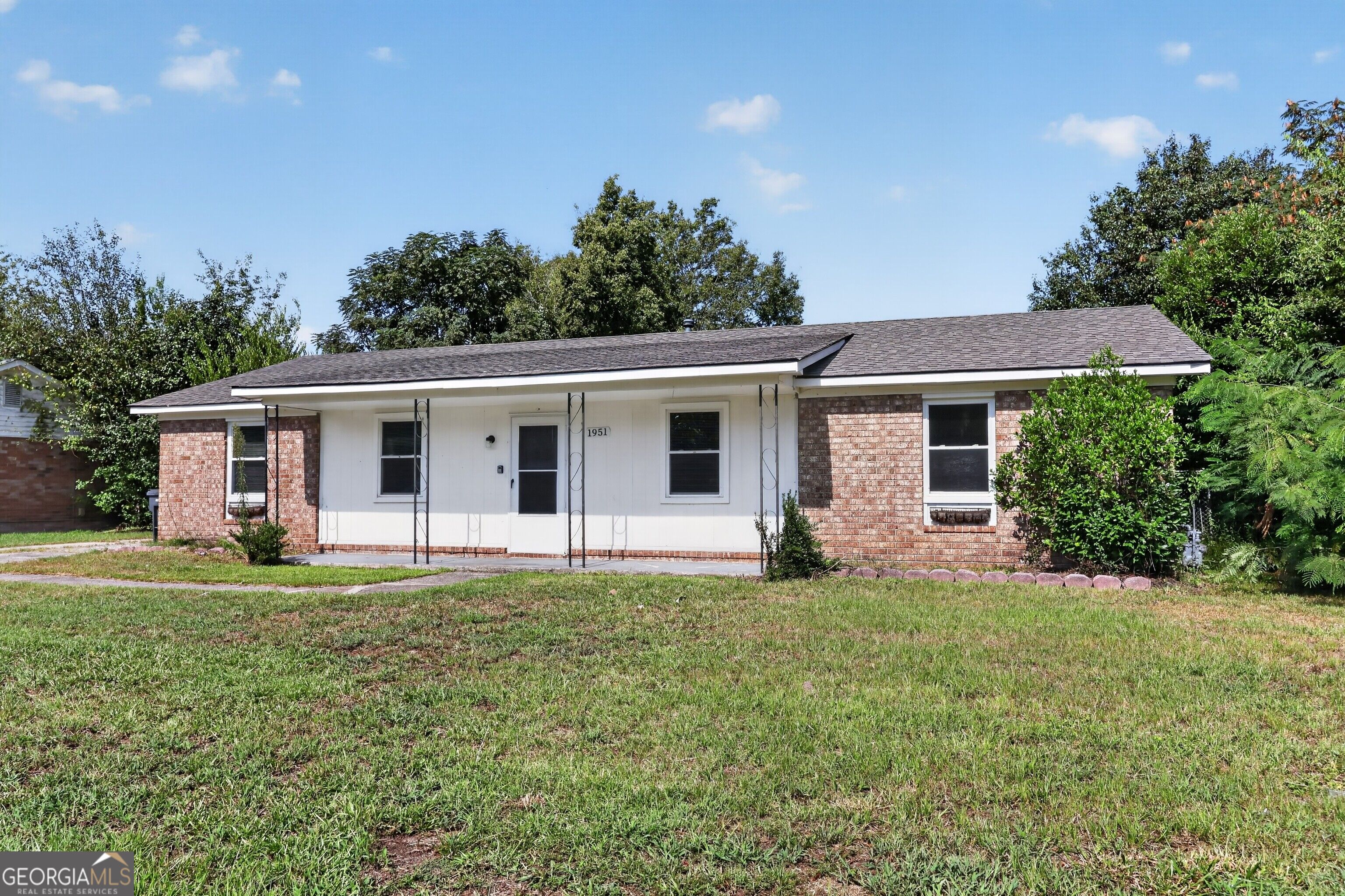 1951 Neptune Drive Property Photo 1