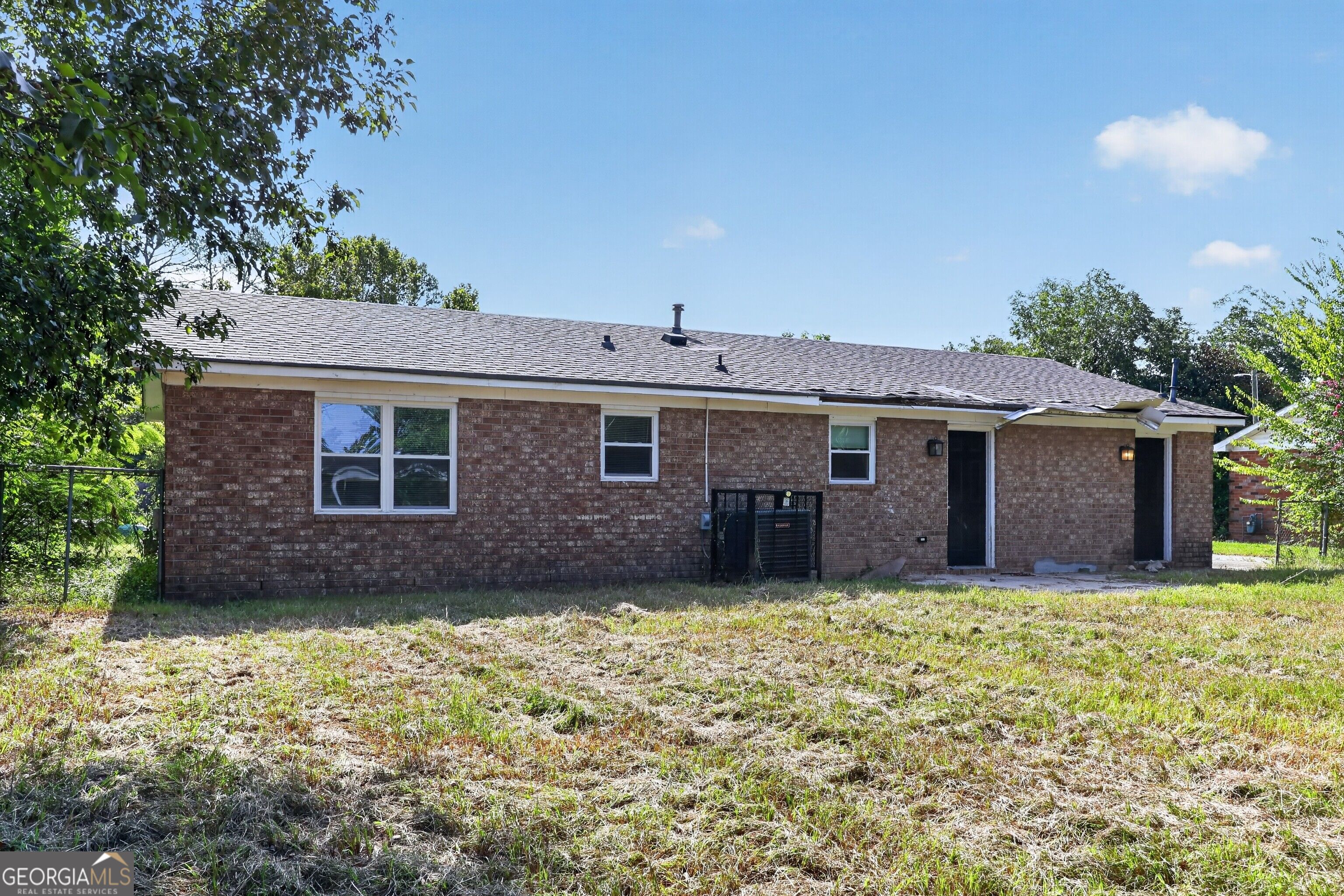 1951 Neptune Drive Property Photo 4