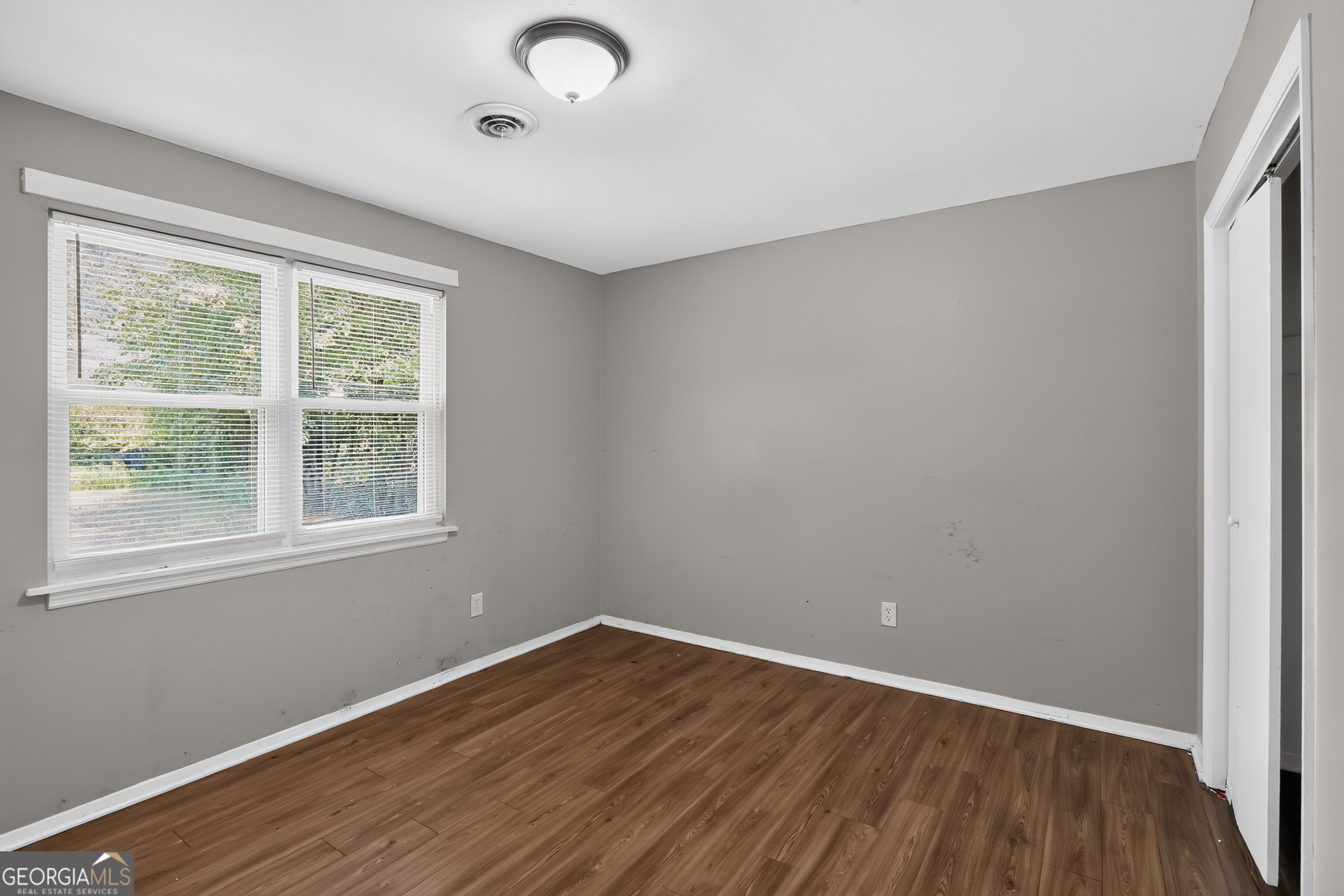 1951 Neptune Drive Property Photo 8
