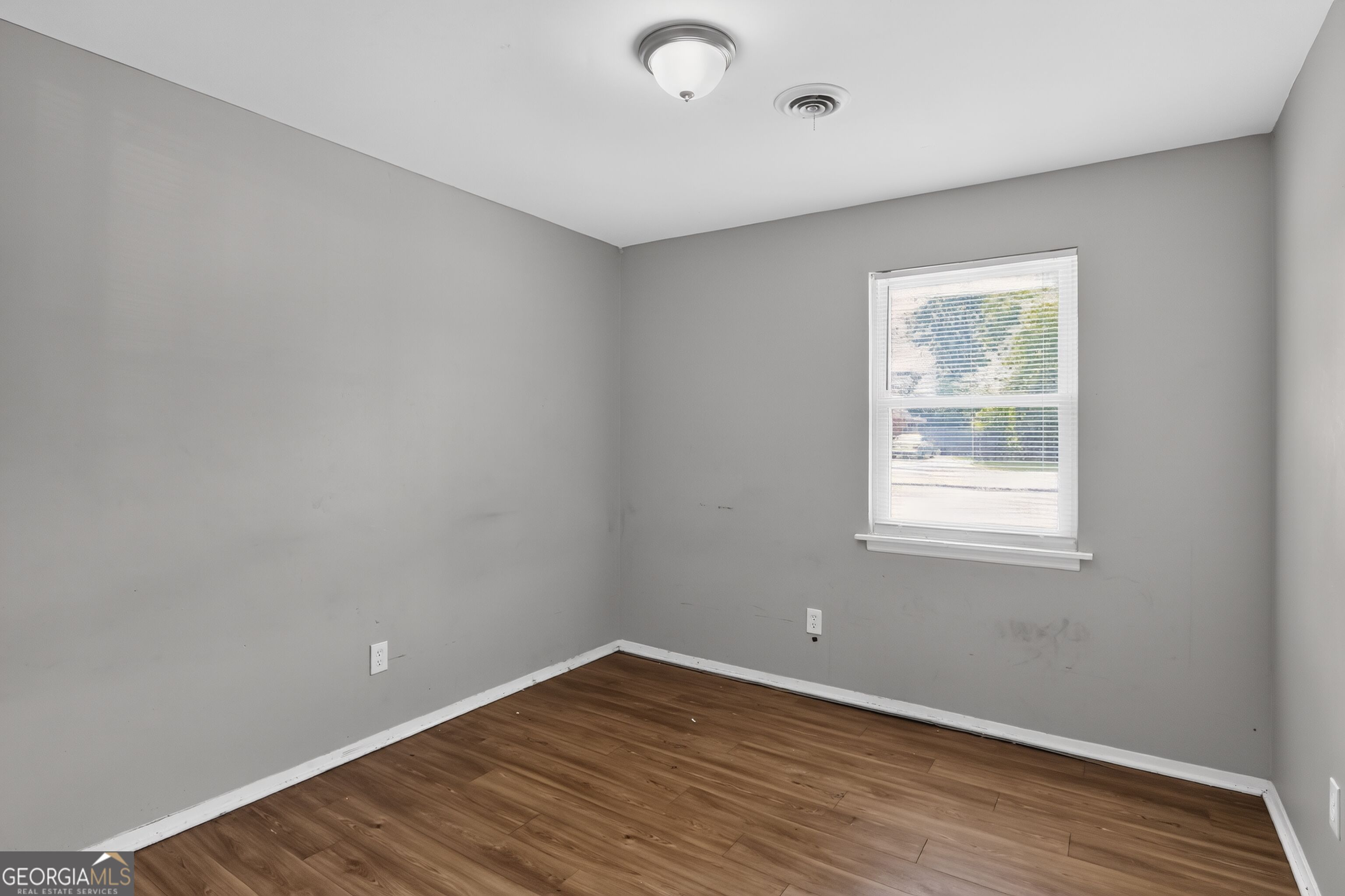 1951 Neptune Drive Property Photo 9