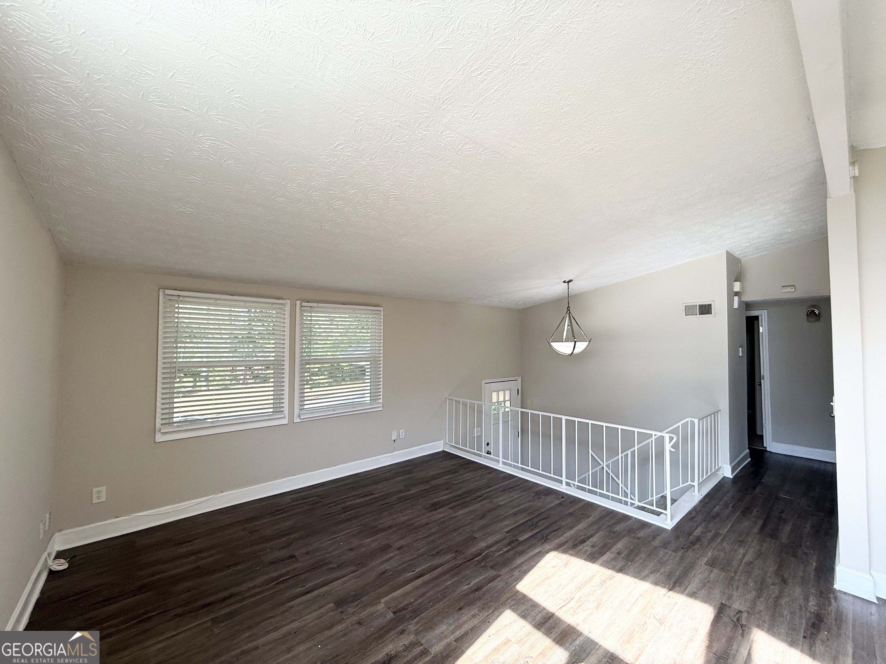 2837 Redwine Road Property Photo 3