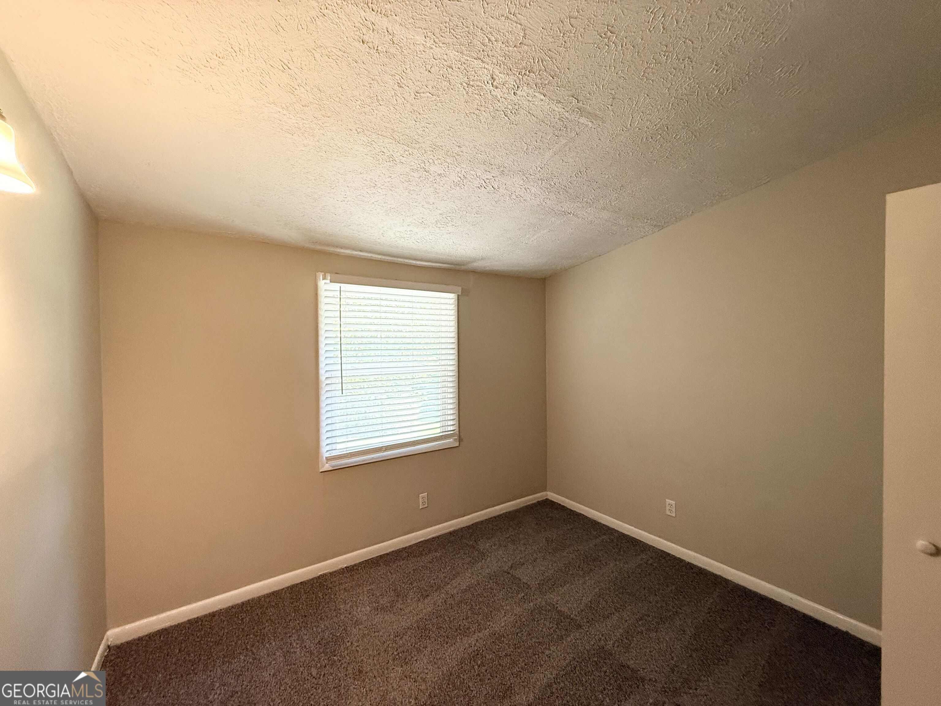 2837 Redwine Road Property Photo 6