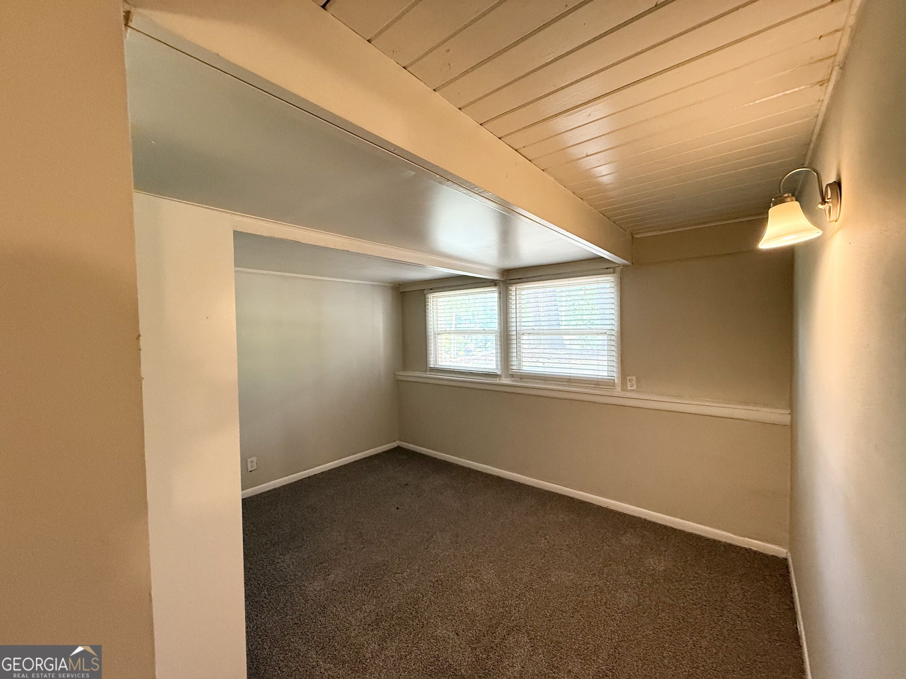 2837 Redwine Road Property Photo 8