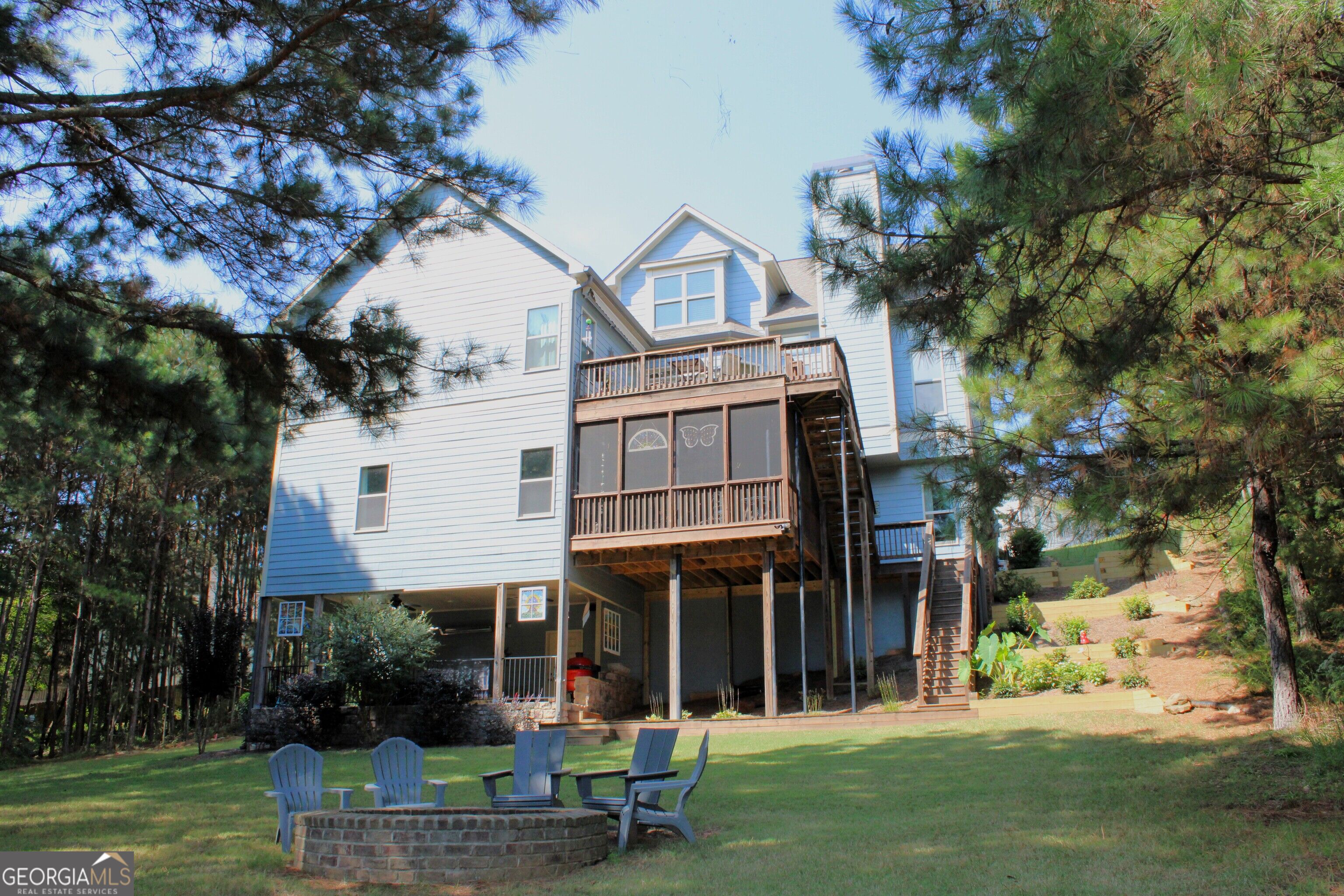 208 Westbury Court Property Photo 3