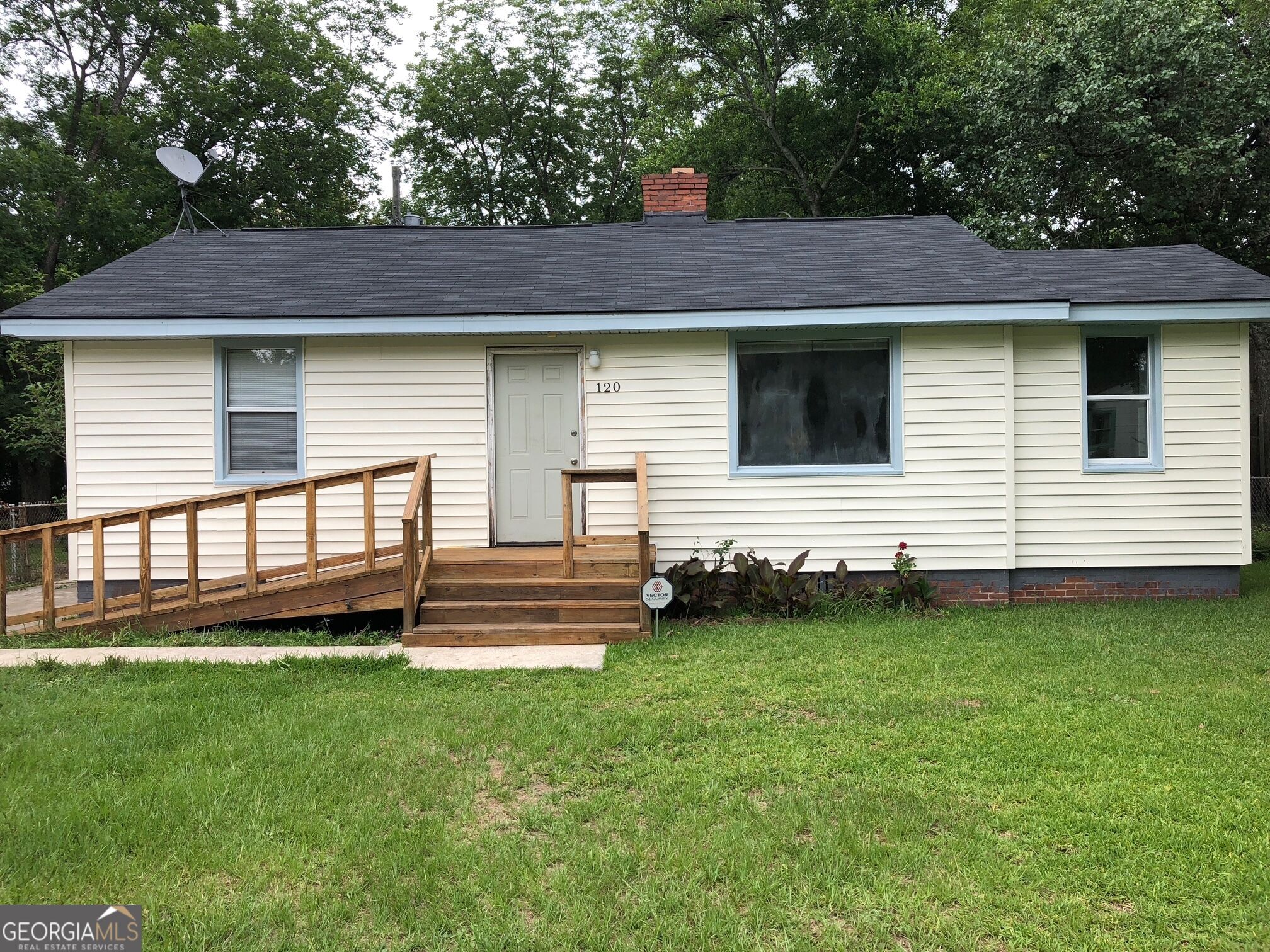 120 Meadowdale Drive Property Photo 1