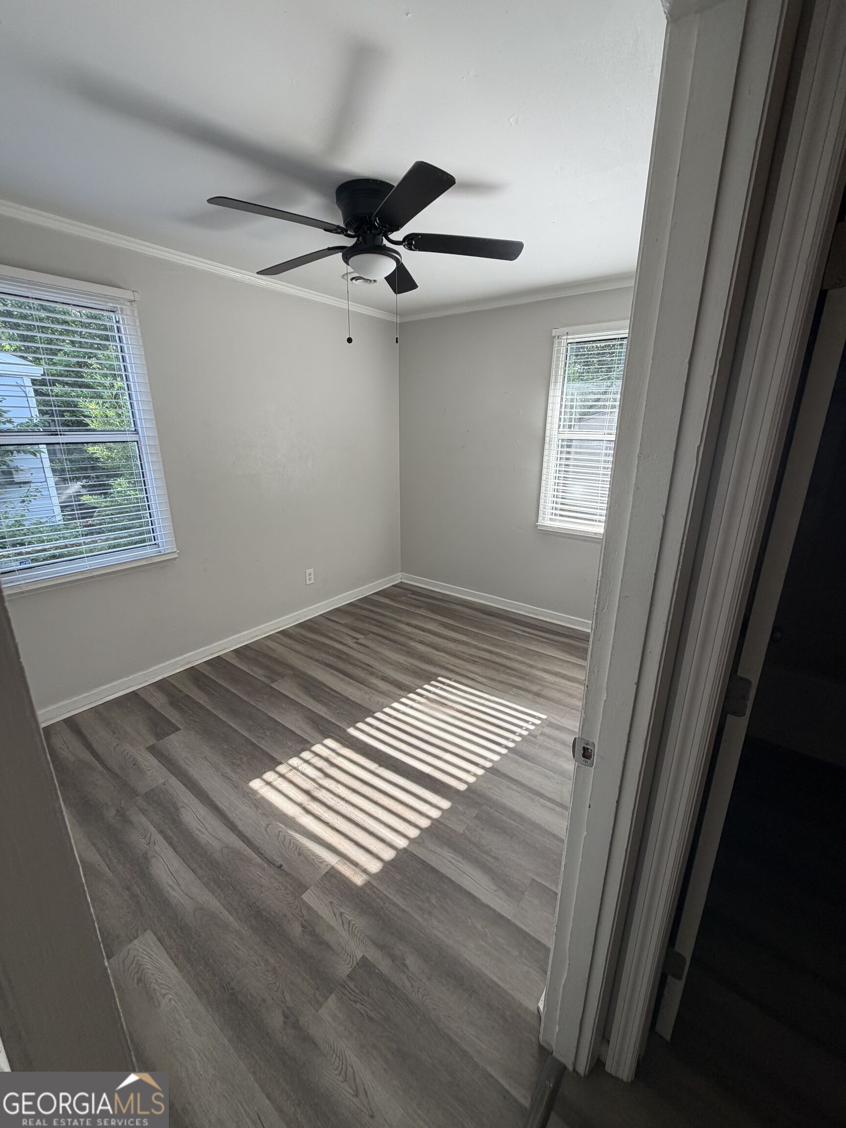120 Meadowdale Drive Property Photo 4