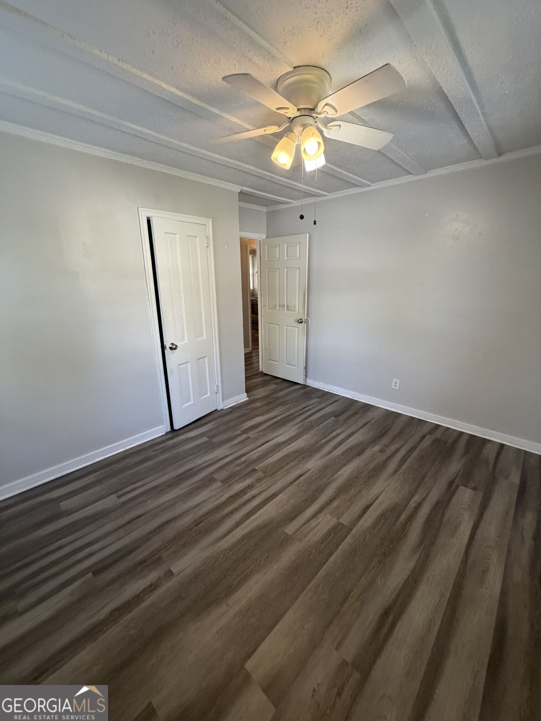 120 Meadowdale Drive Property Photo 7