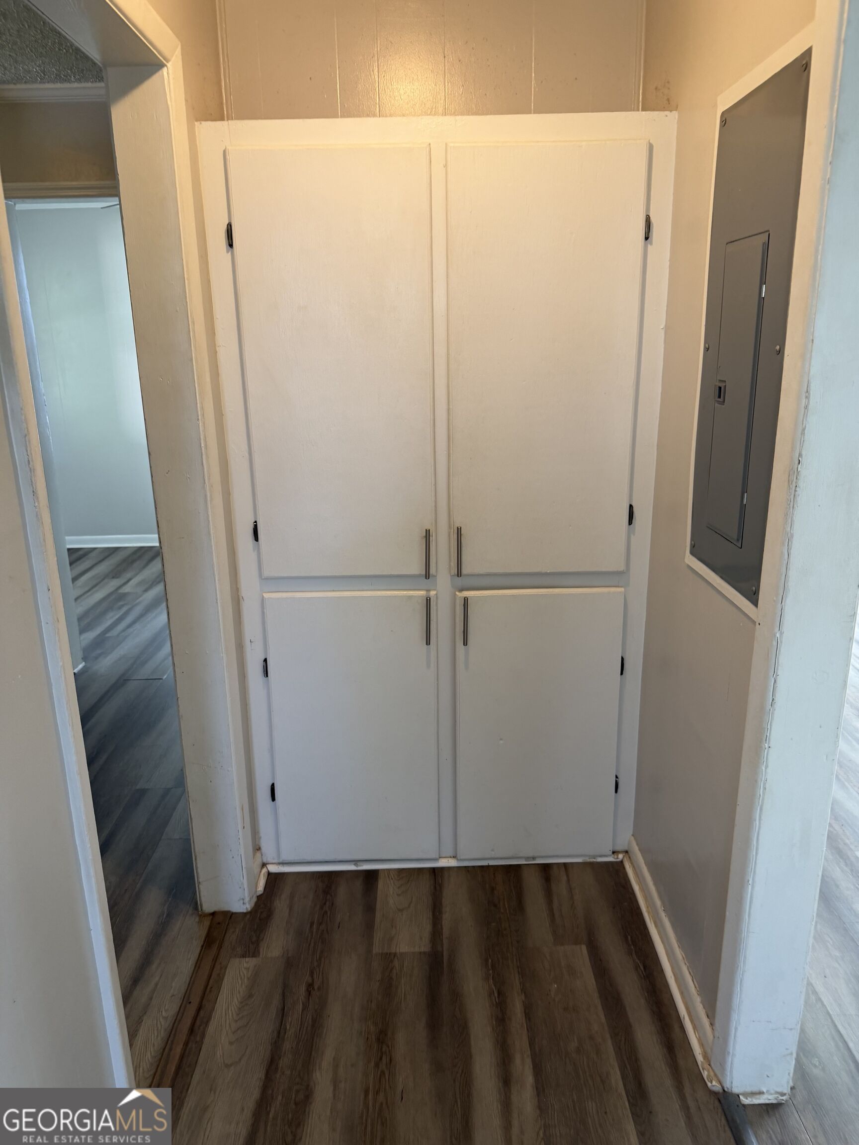120 Meadowdale Drive Property Photo 8