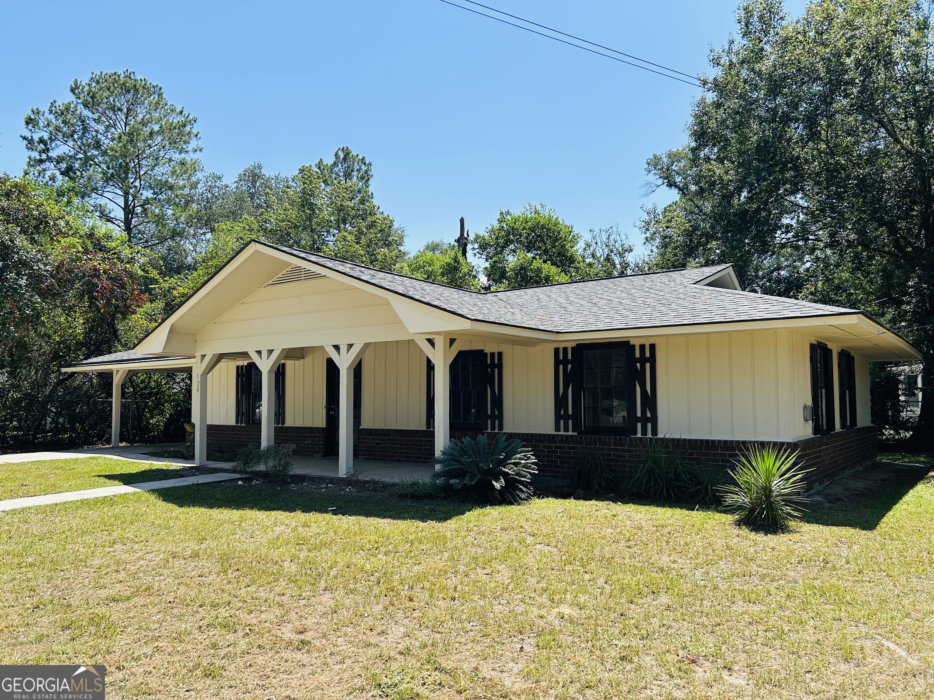 124 Alexander Avenue Property Photo 1