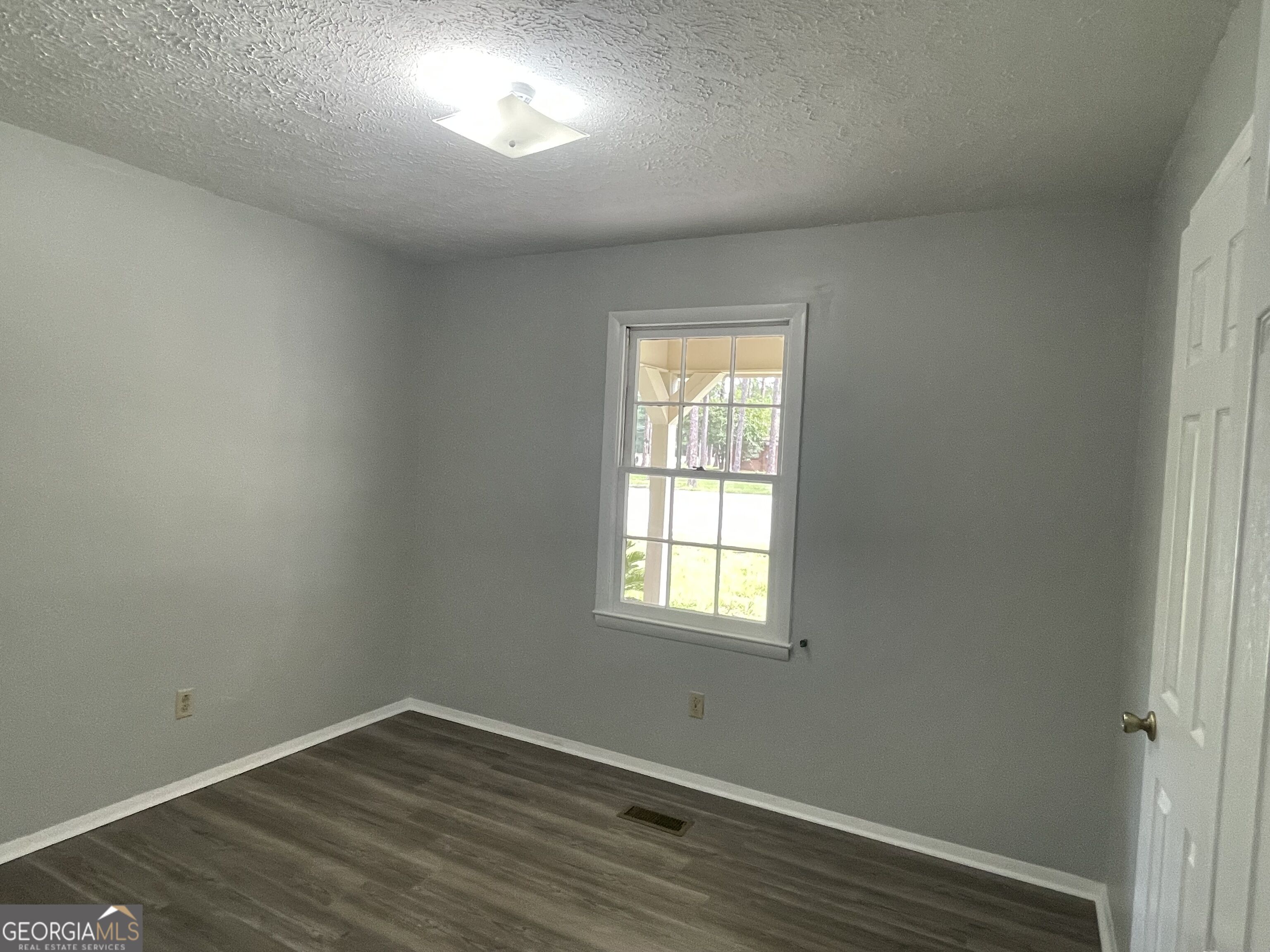 124 Alexander Avenue Property Photo 9