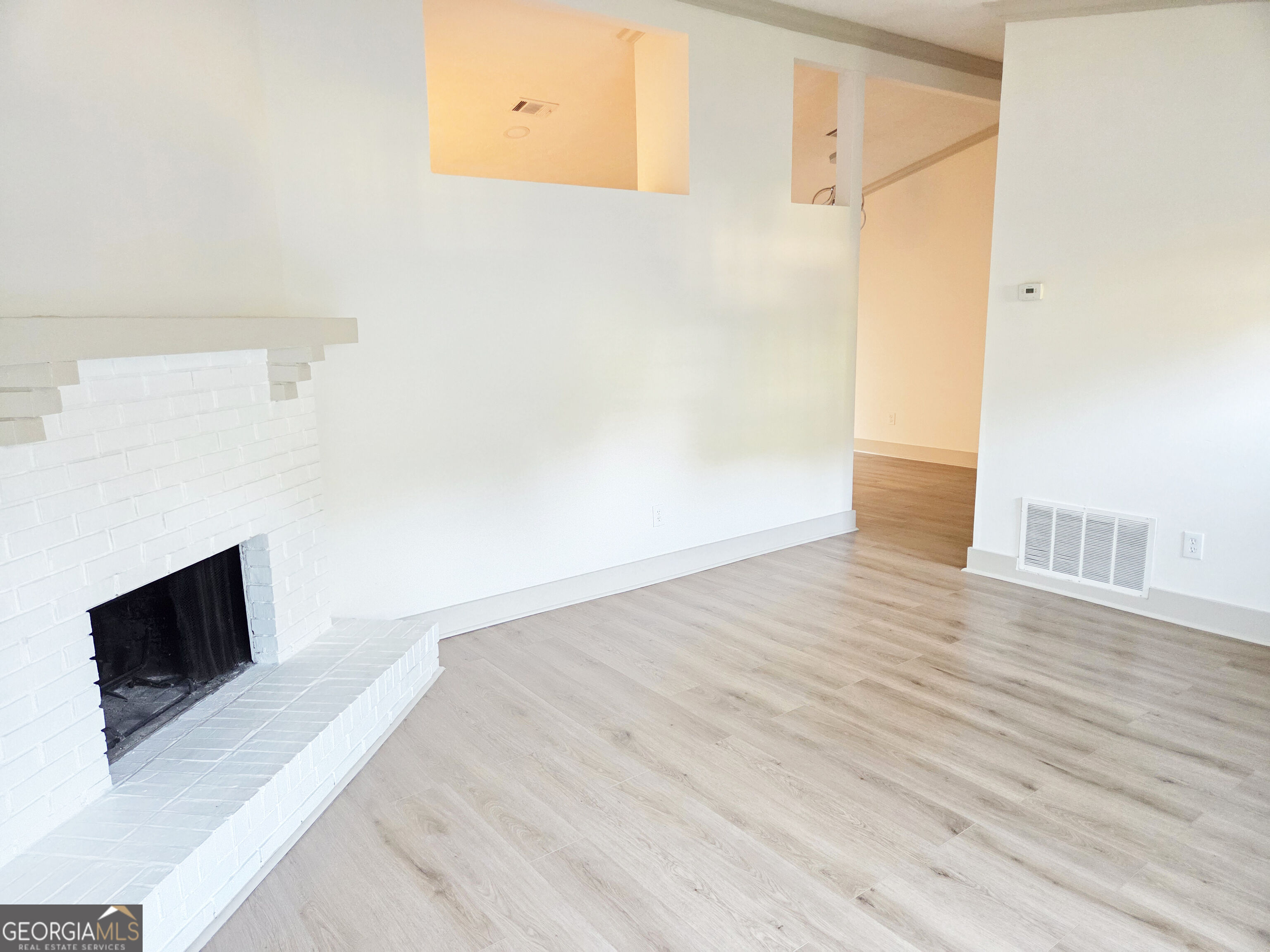 7791 Chase Woods Drive Property Photo 3