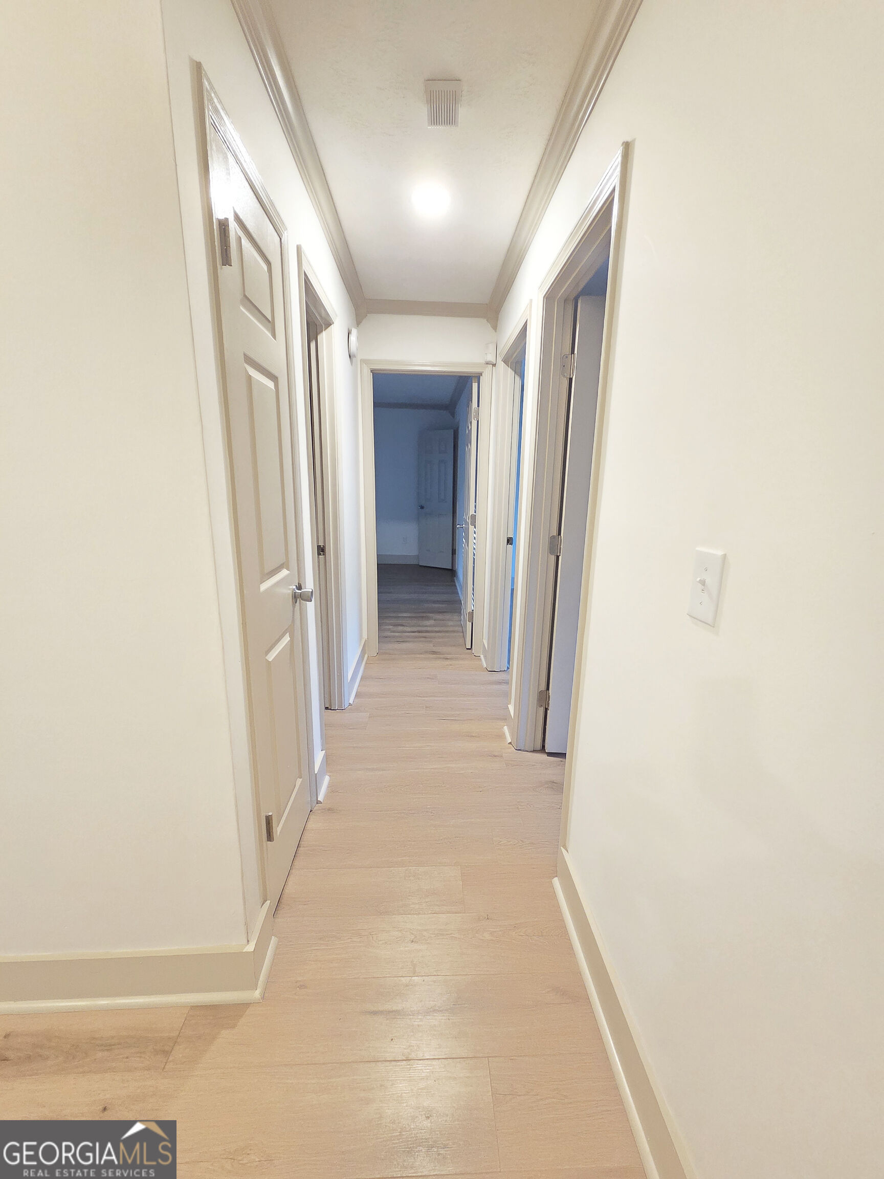 7791 Chase Woods Drive Property Photo 4