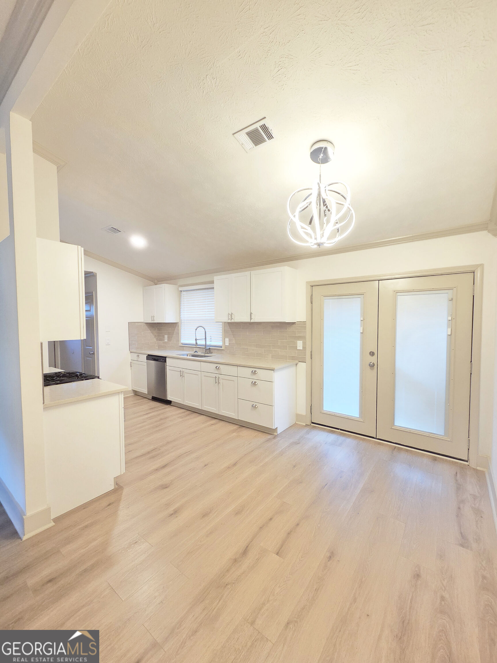 7791 Chase Woods Drive Property Photo 5