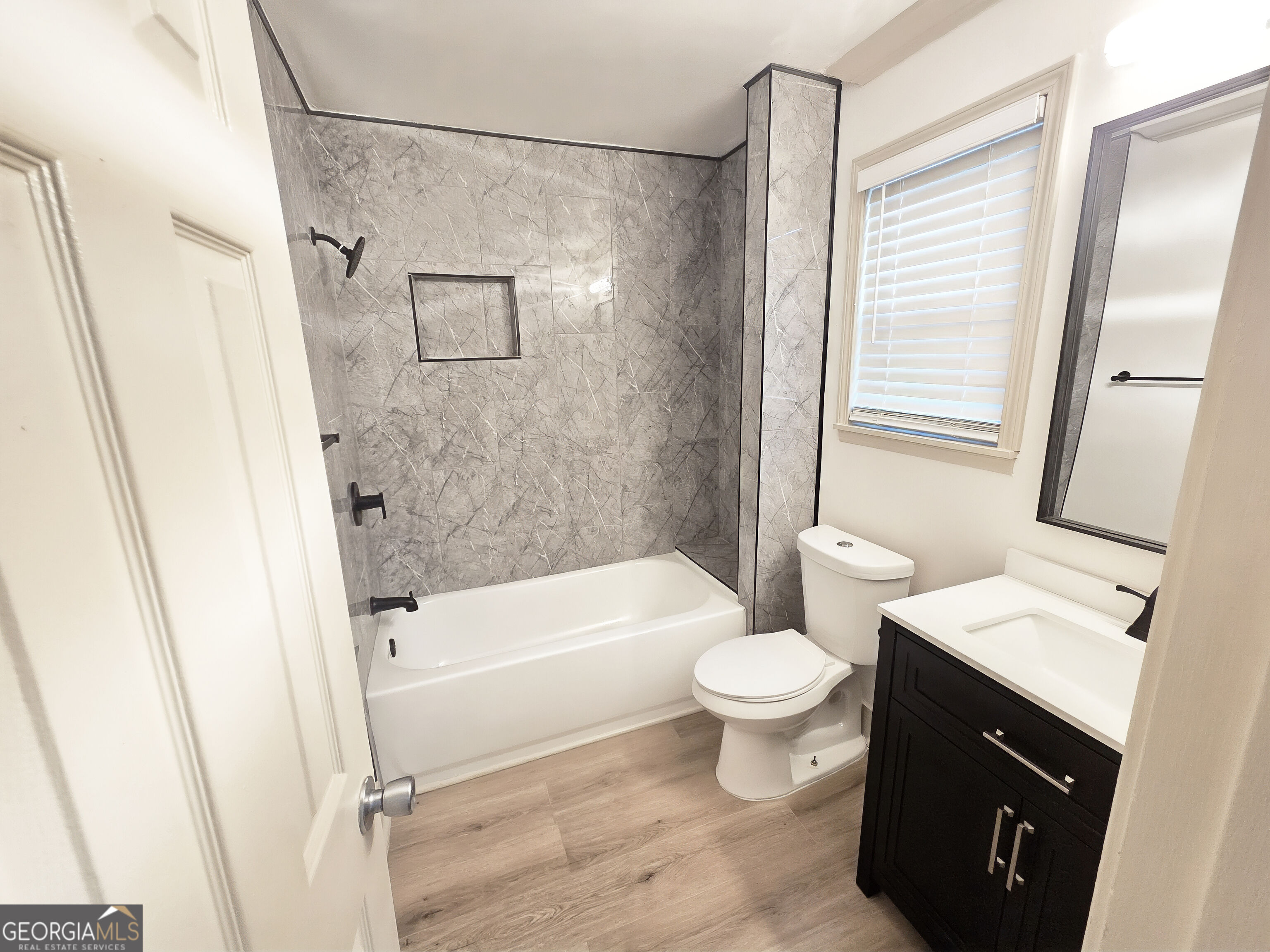 7791 Chase Woods Drive Property Photo 11