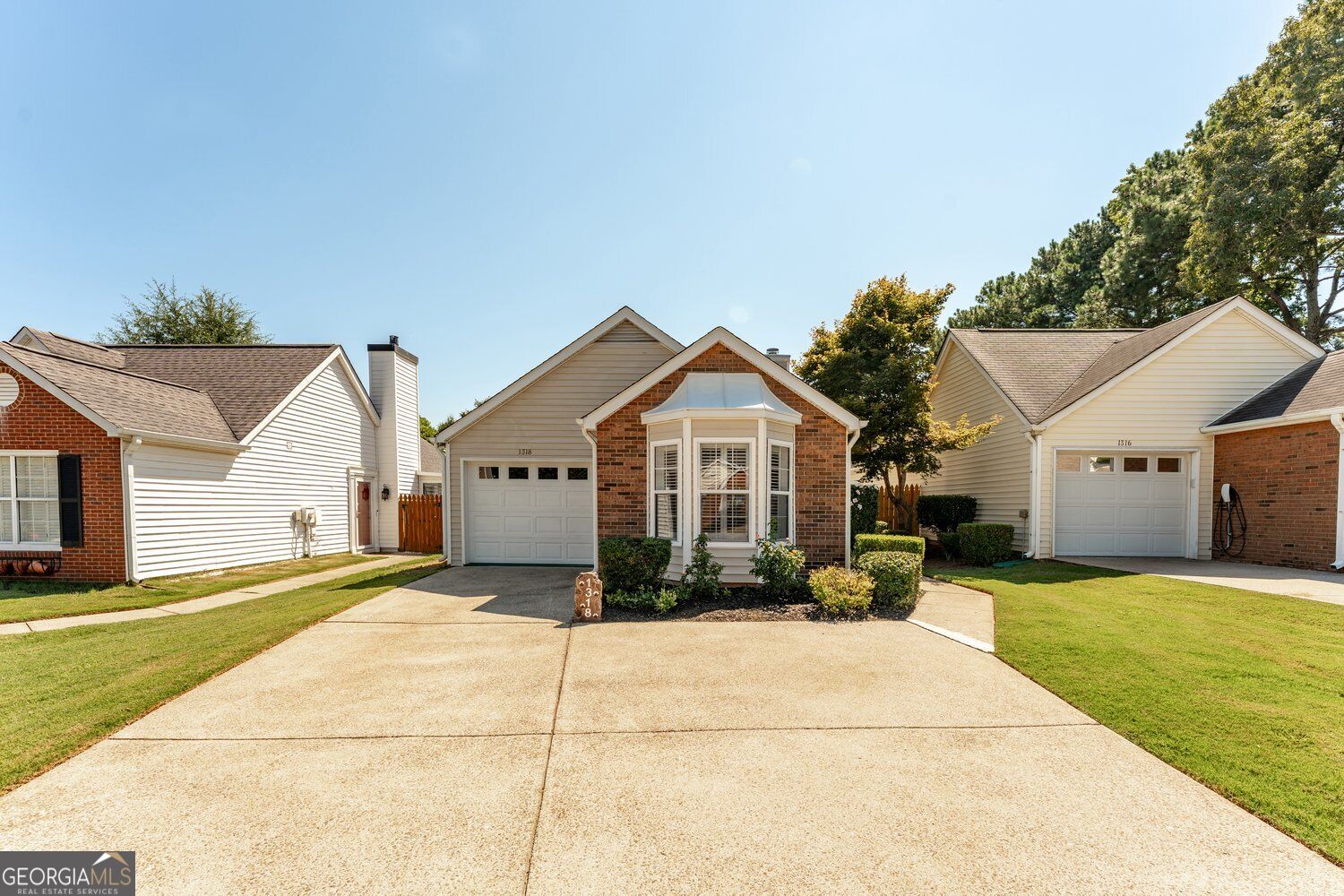 1318 Yorkshire Lane Property Photo 1