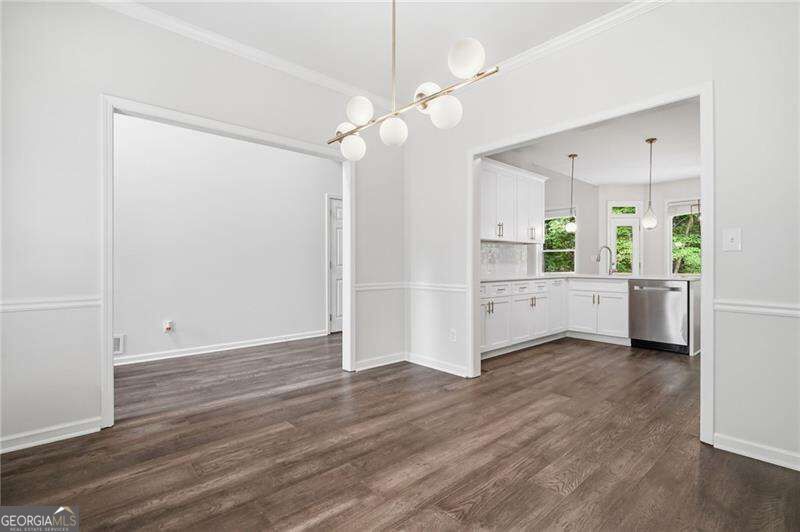 112 Adelaide Crossing Property Photo 8
